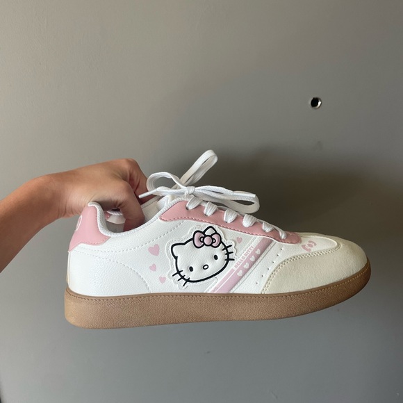 Hello Kitty Sneakers - Picture 8 of 9